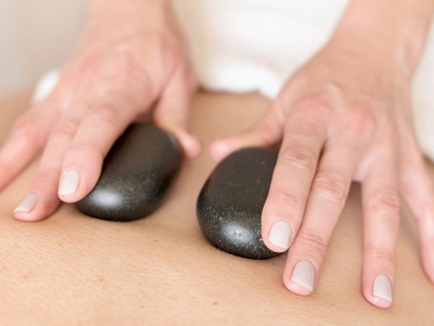 Pedras Quentes: Como Técnica Promove Relaxamento Profundo
