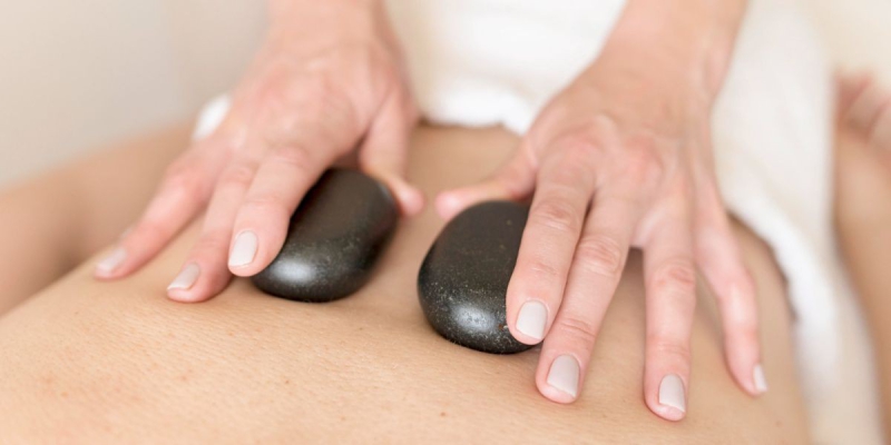 Pedras Quentes: Como Técnica Promove Relaxamento Profundo